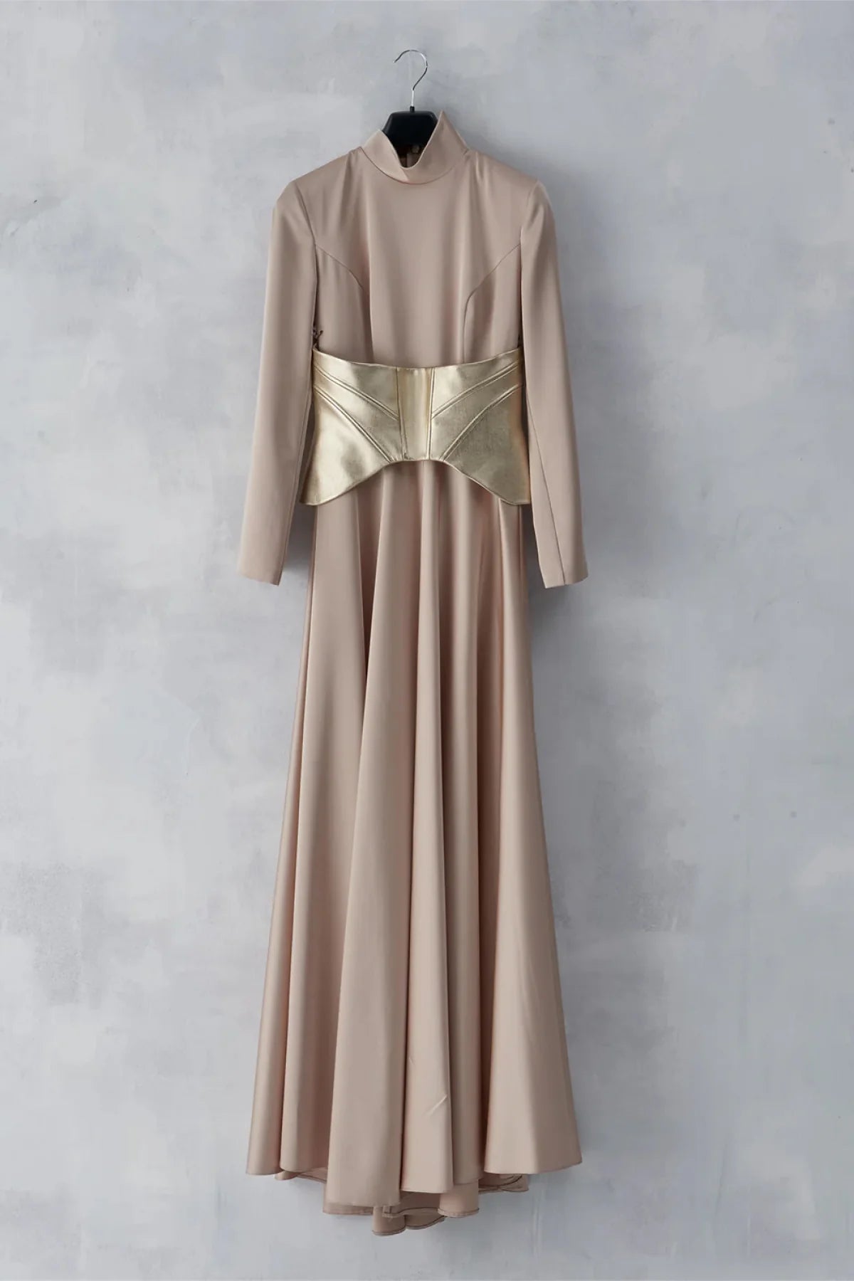 KORSAJLI SATEN UZUN ABİYE ELBİSE