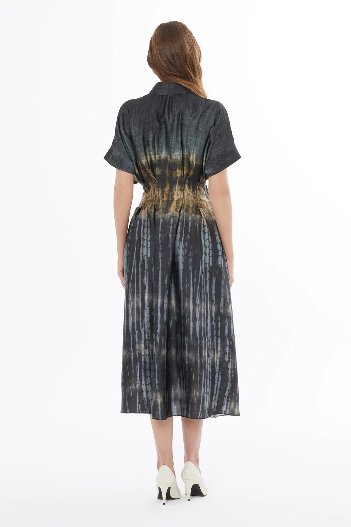 Yakalı Önden Düğmeli Desenli Midi Elbise