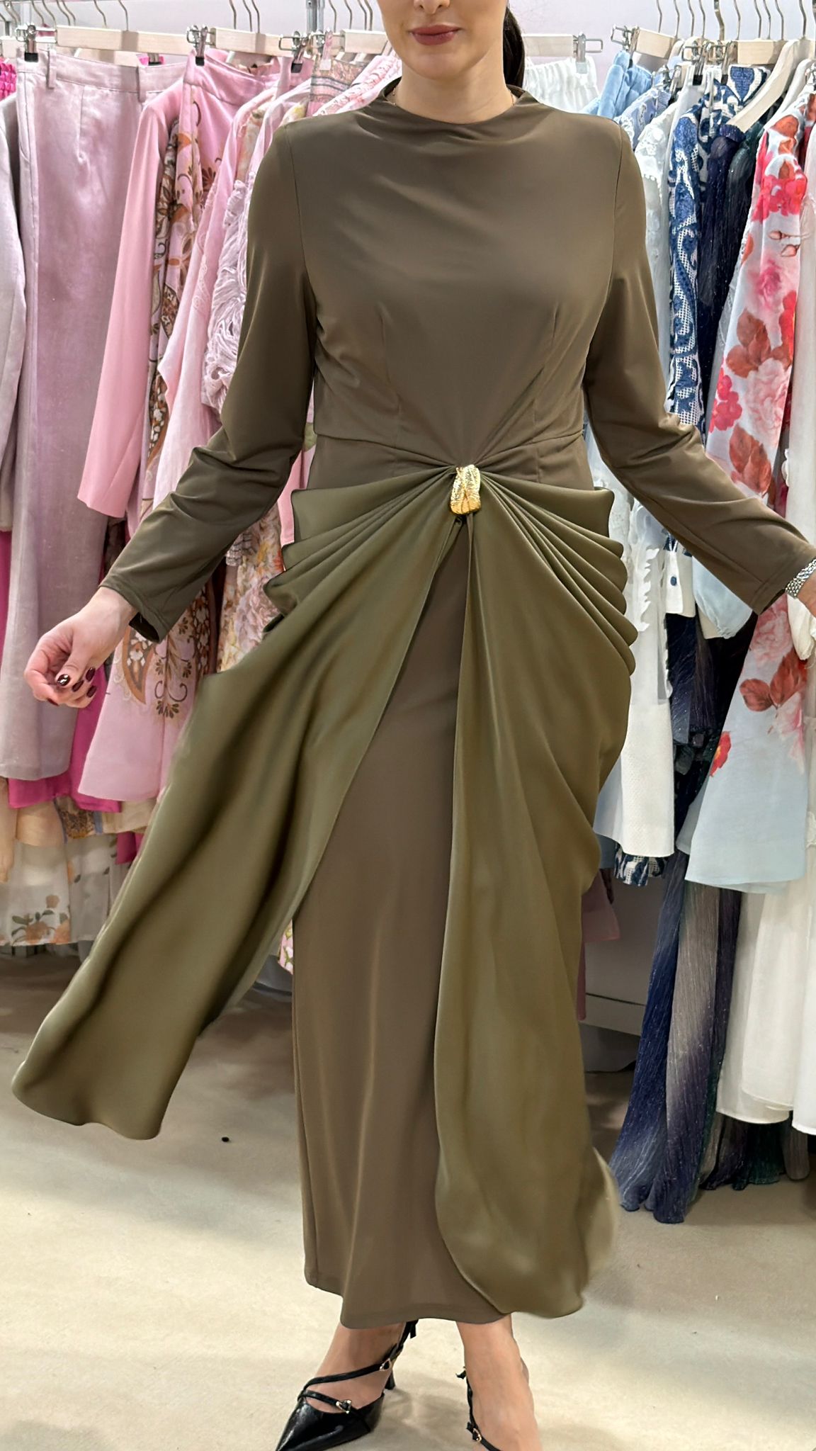 فستان ماكسي زيتي ناعم