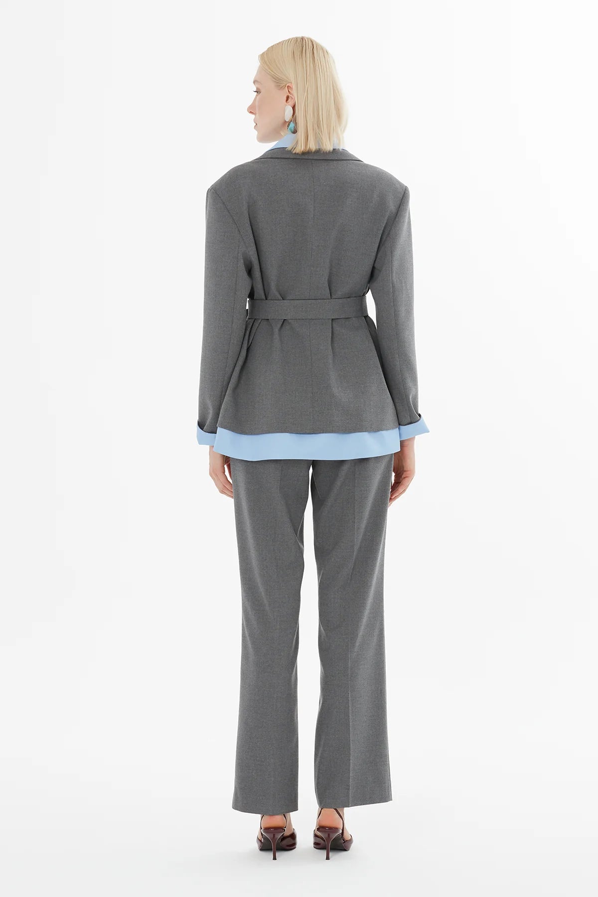 Kuşak Bağlamalı Ceket Ve Pantolonlu Takım