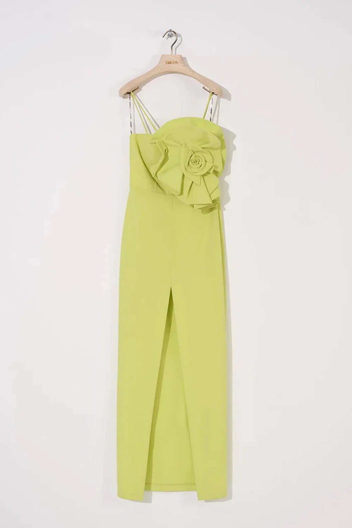 DRAPE GÜL DETAYLI ÖNDEN YIRTMAÇLI ELBİSE