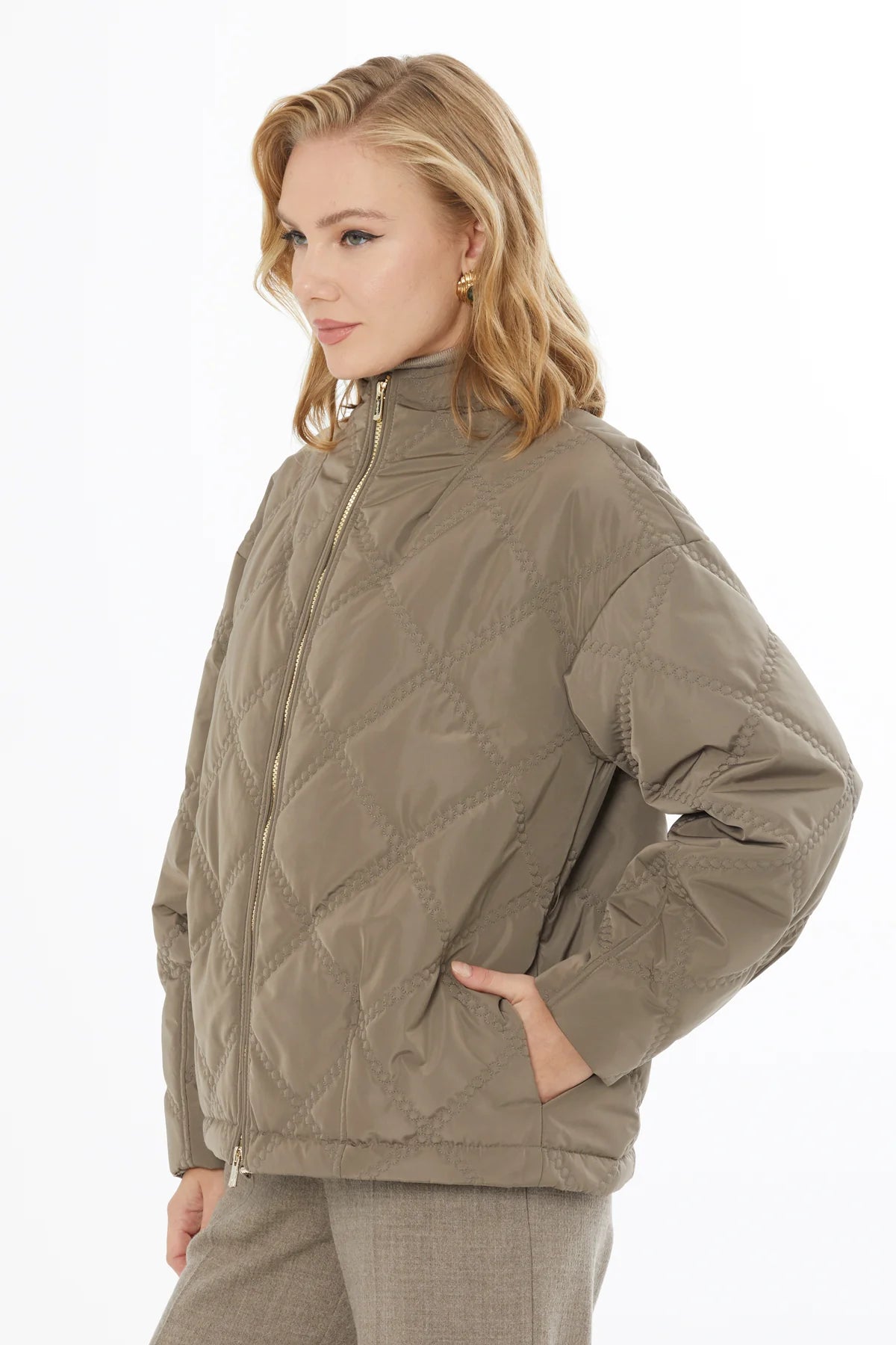 Astarlı Uzun Kollu Kapitone Mont