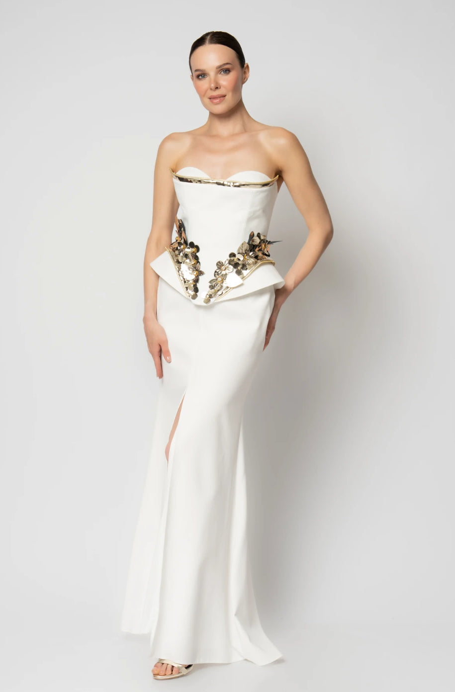 فستان ابيض كريب