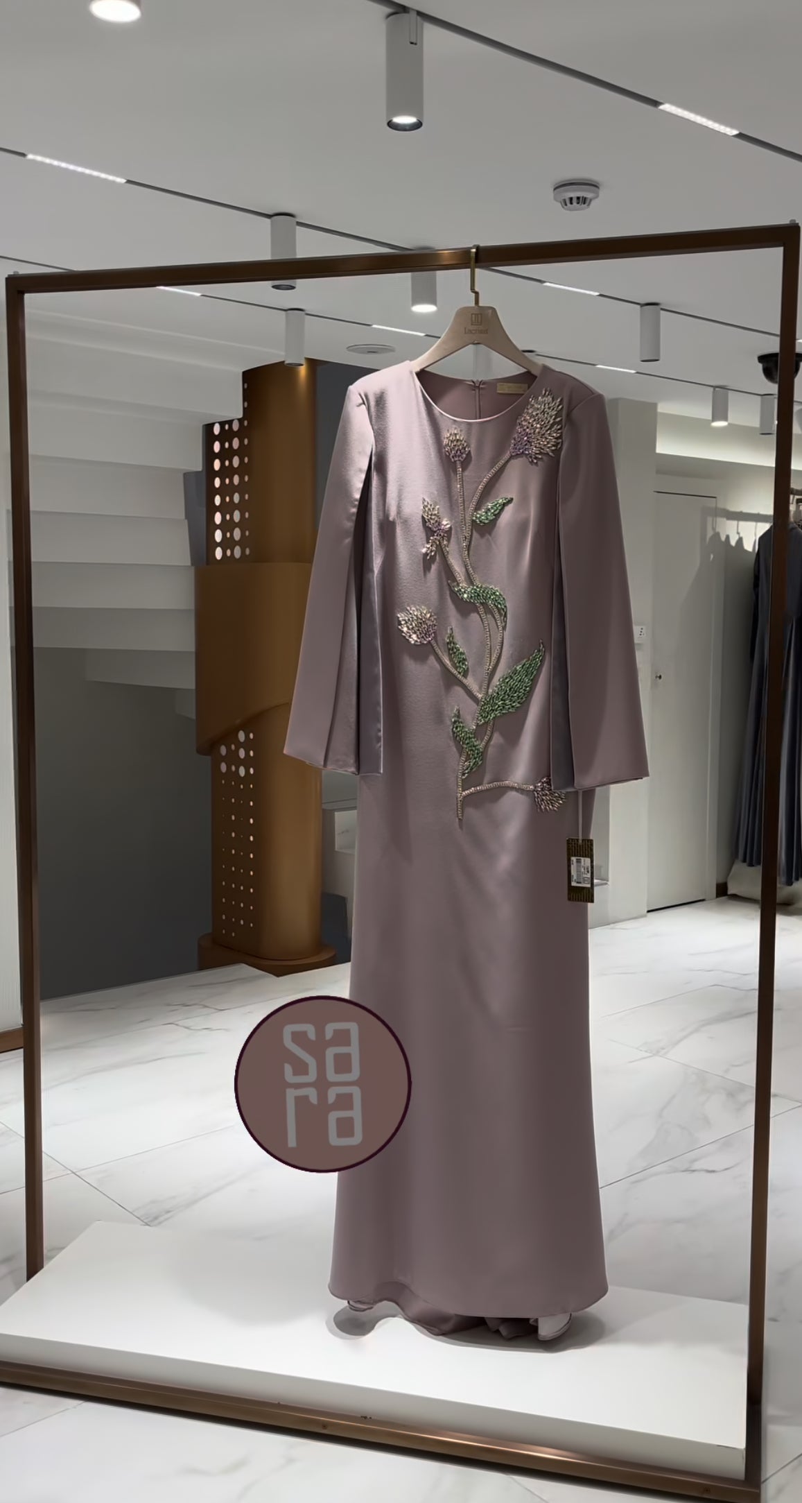 فستان وردي ساتر مقاس 48 و 50