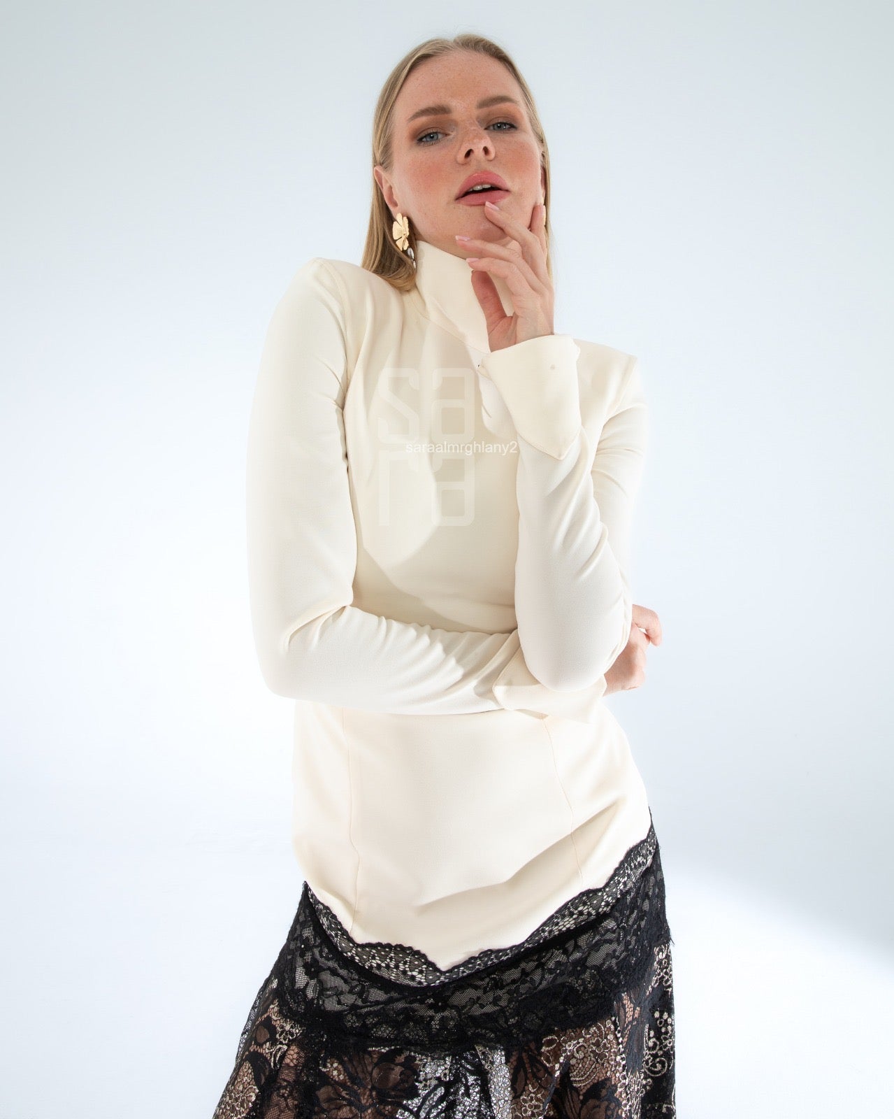 فستان اسود وابيض مع Dantentyle