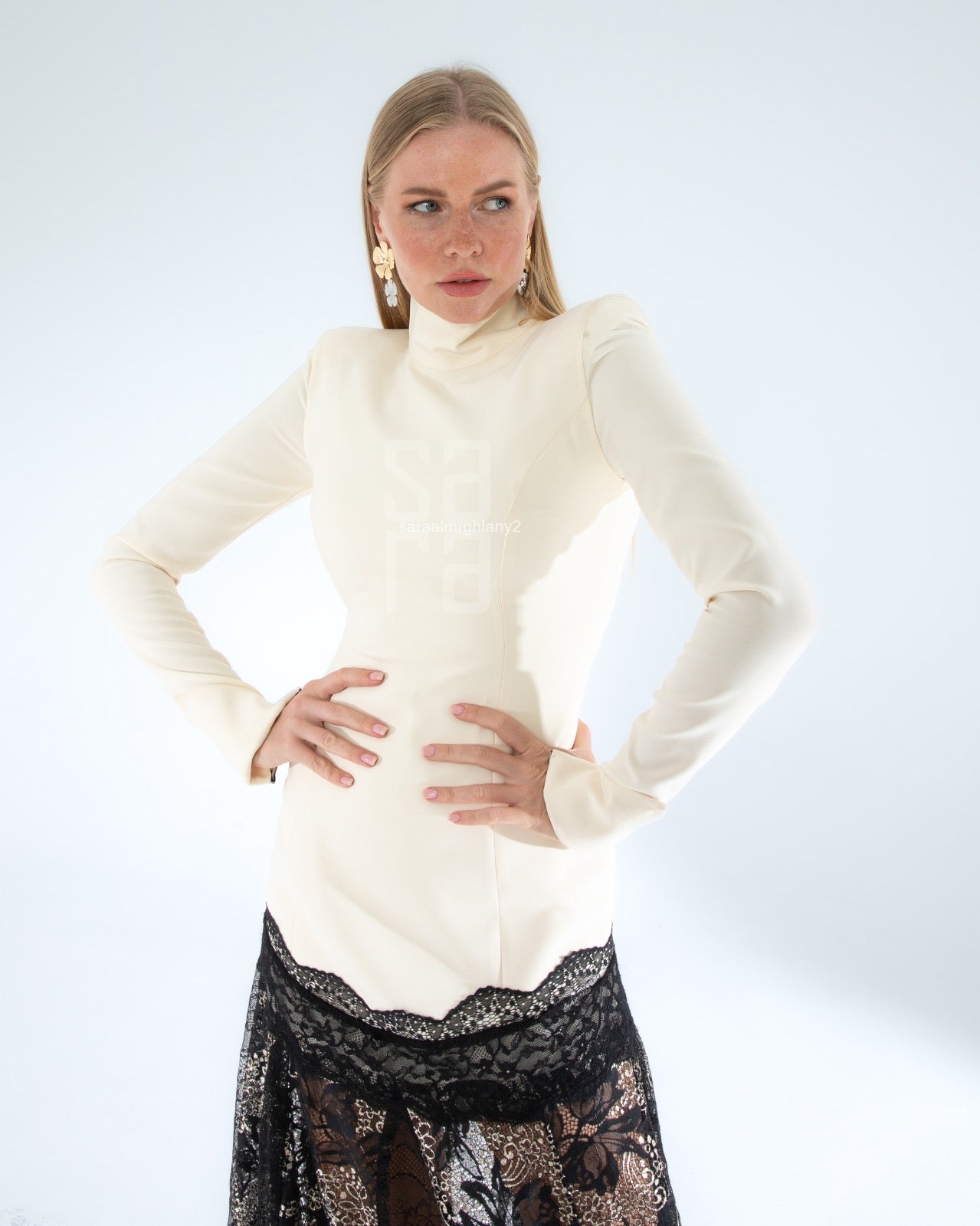 فستان اسود وابيض مع Dantentyle