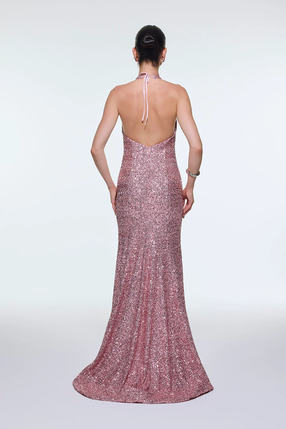 BOYUNDAN ASKILI ÇİÇEK DETAYLI PAYET UZUN ABİYE ELBİSE - 9348C