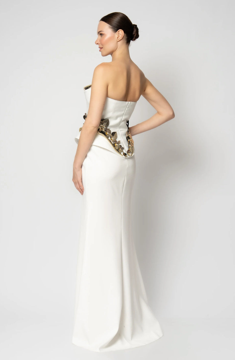 فستان ابيض كريب