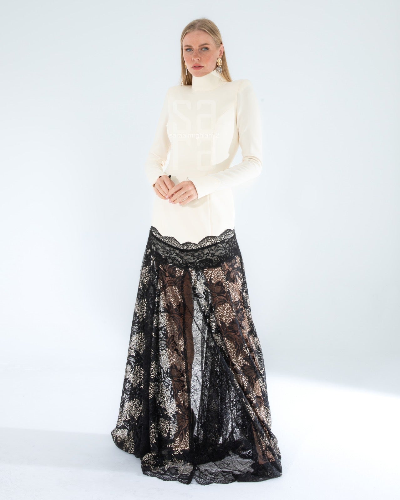 فستان اسود وابيض مع Dantentyle