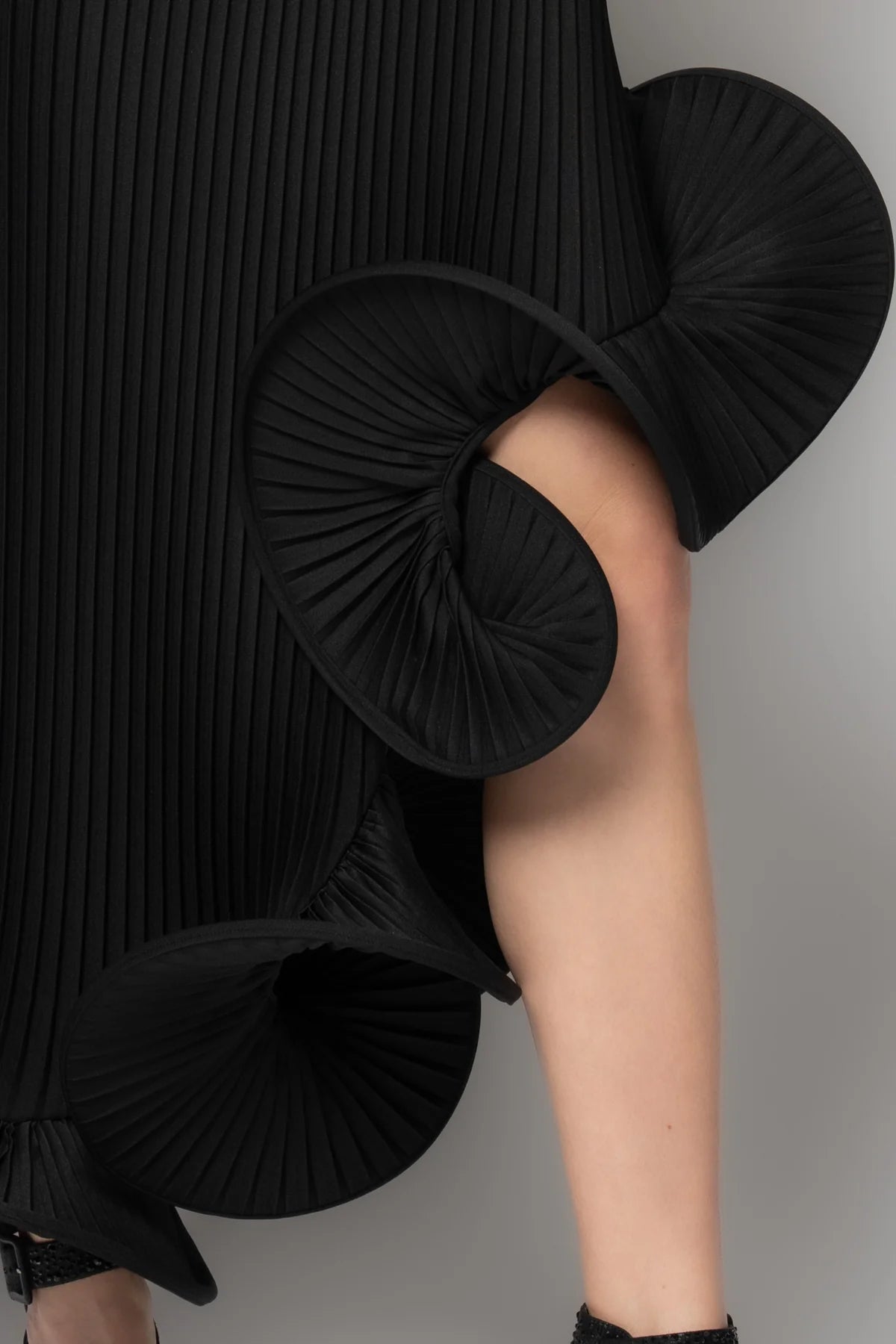 () Etek ucu volanlı komple piliseli krep abiye elbise2286 مقاس 36-38–40