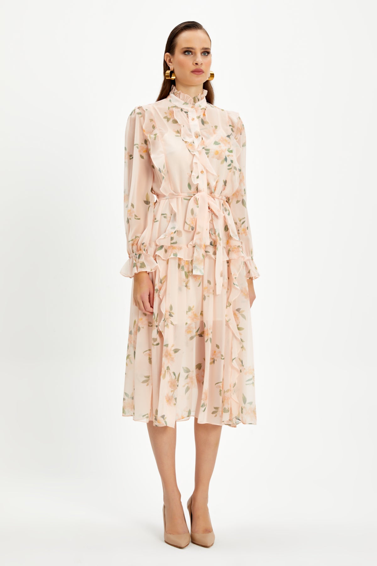 فستان منقوش بالزهور بأكمام طويلة مع تفاصيل كشكشة