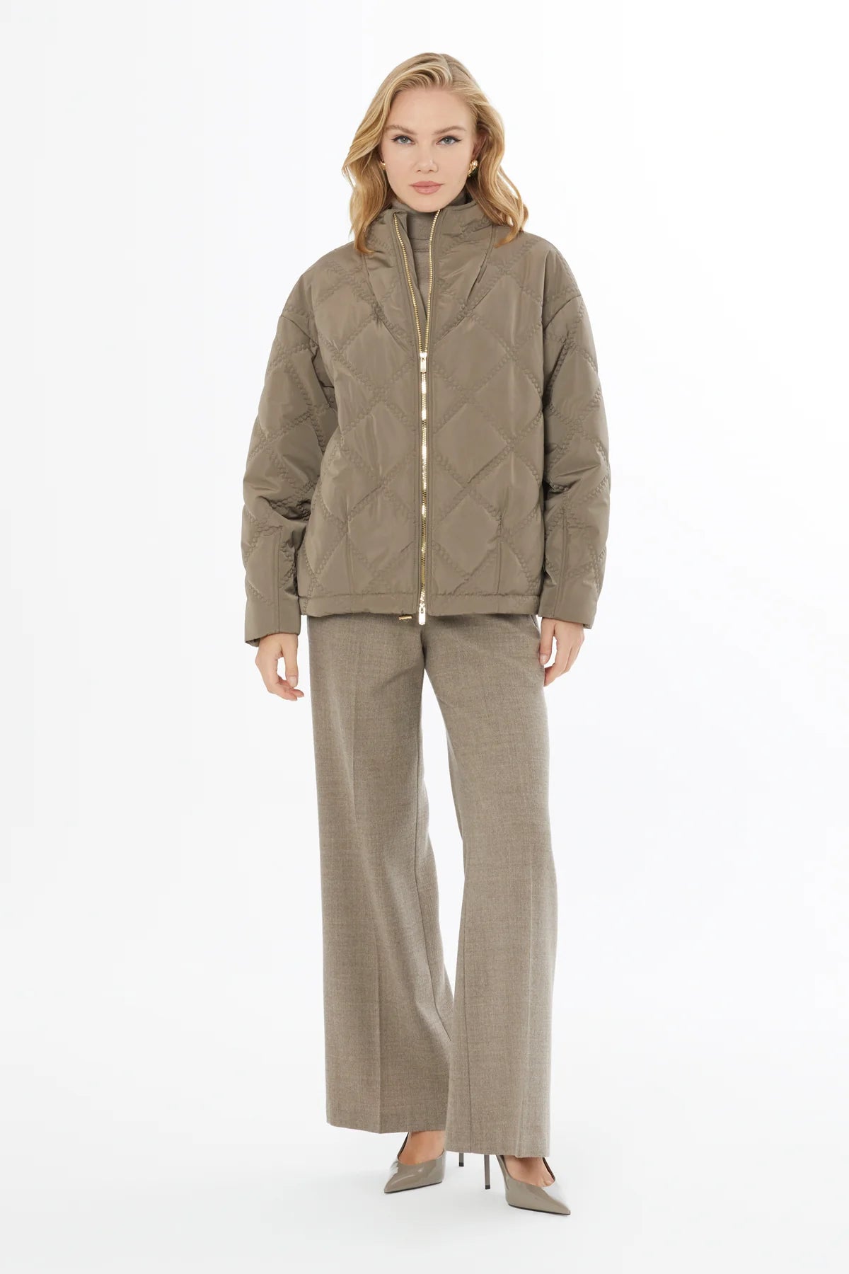 Astarlı Uzun Kollu Kapitone Mont