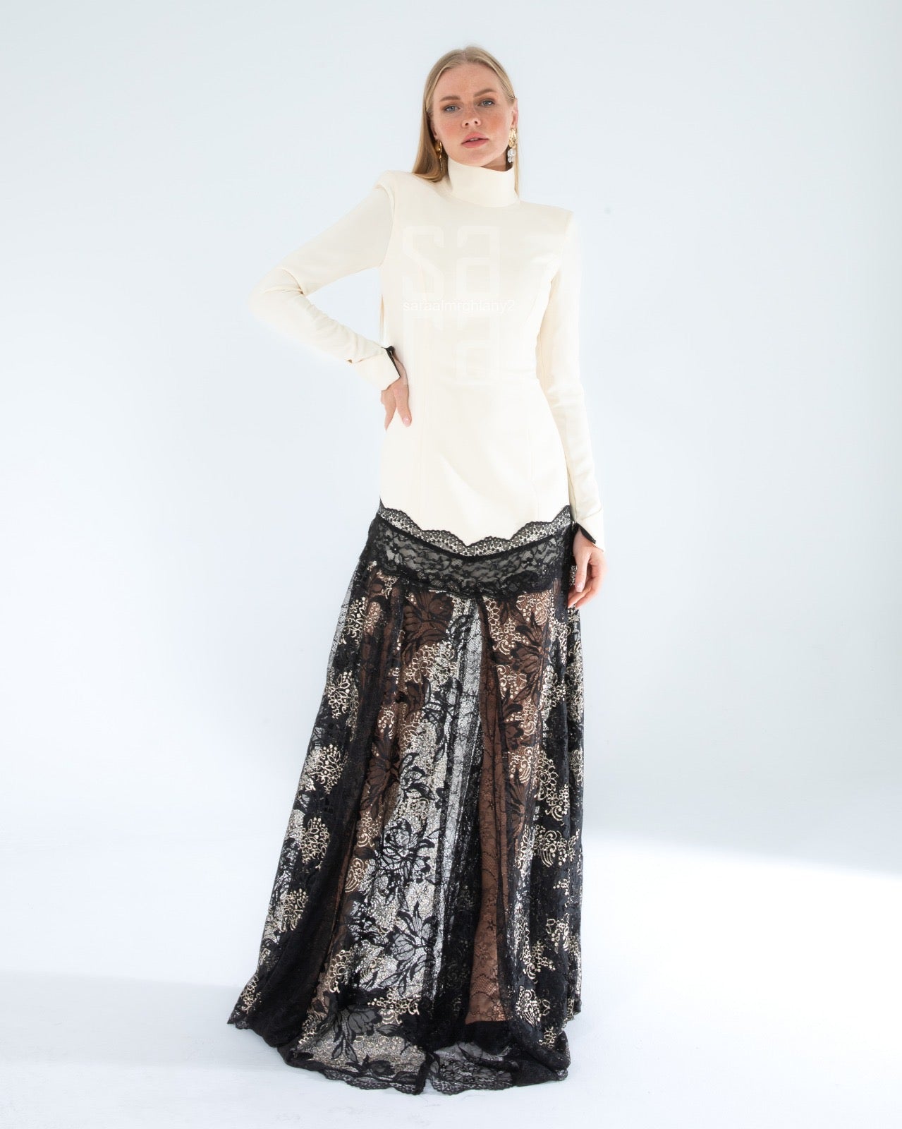 فستان اسود وابيض مع Dantentyle