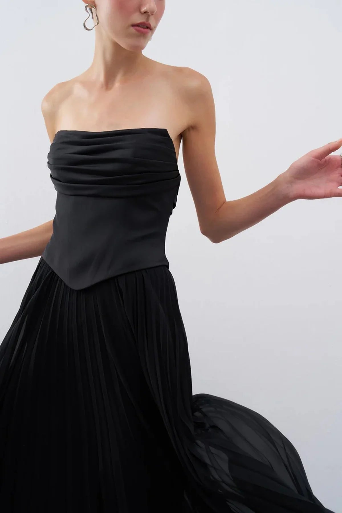 STRAPLEZ DRAPELİ ETEĞİ PİLİSELİ UZUN ABİYE ELBİSE 2101