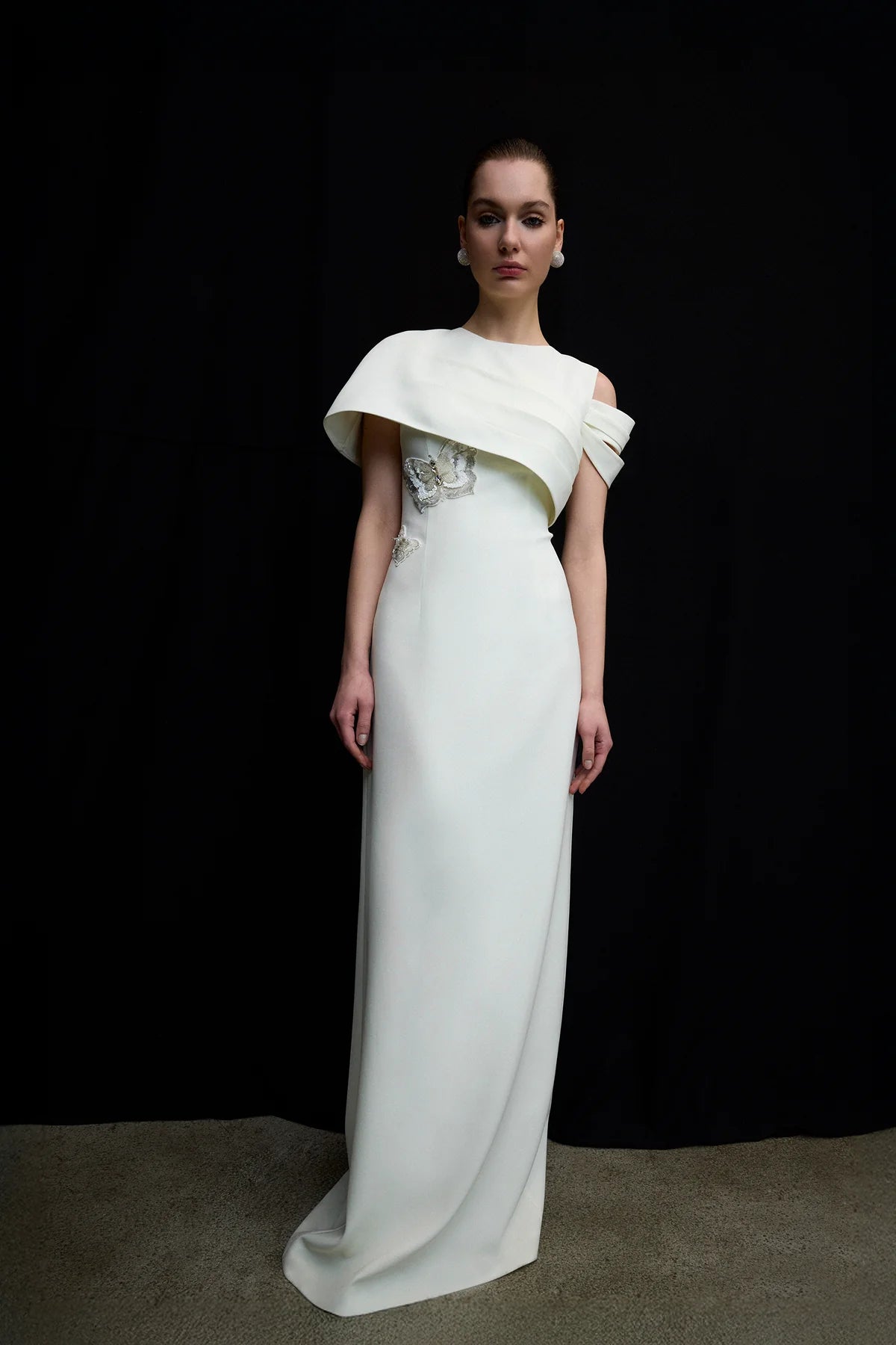 ASİMETRİK DRAPELİ BELİ İŞLEMELİ UZUN ABİYE ELBİSE 1239