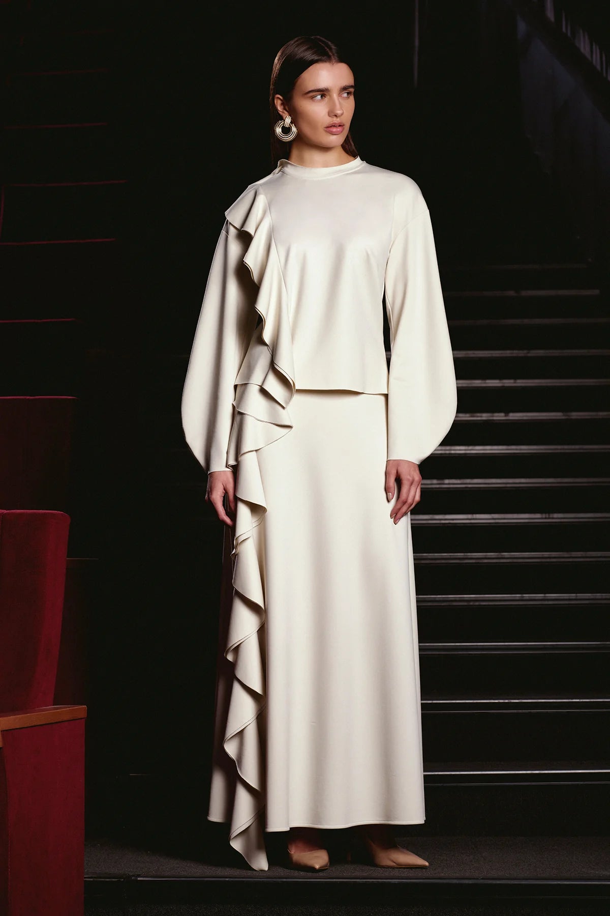 VOLANLI YÜKSEK YAKA BLUZ ETEK TAKIM