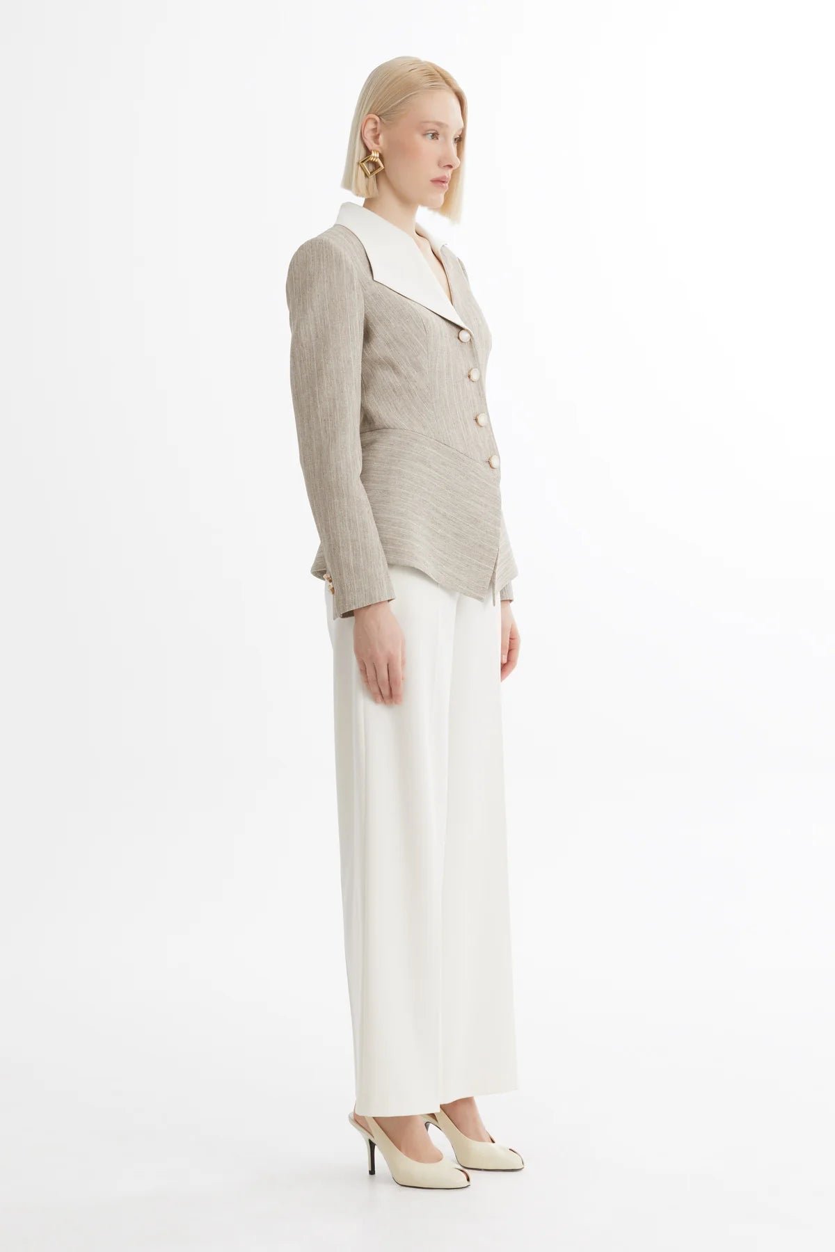 Asimetrik Kesim Bej Blazer Takım gizia