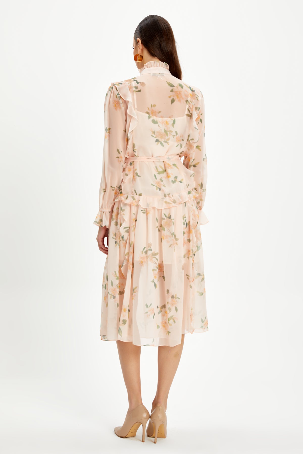 فستان منقوش بالزهور بأكمام طويلة مع تفاصيل كشكشة