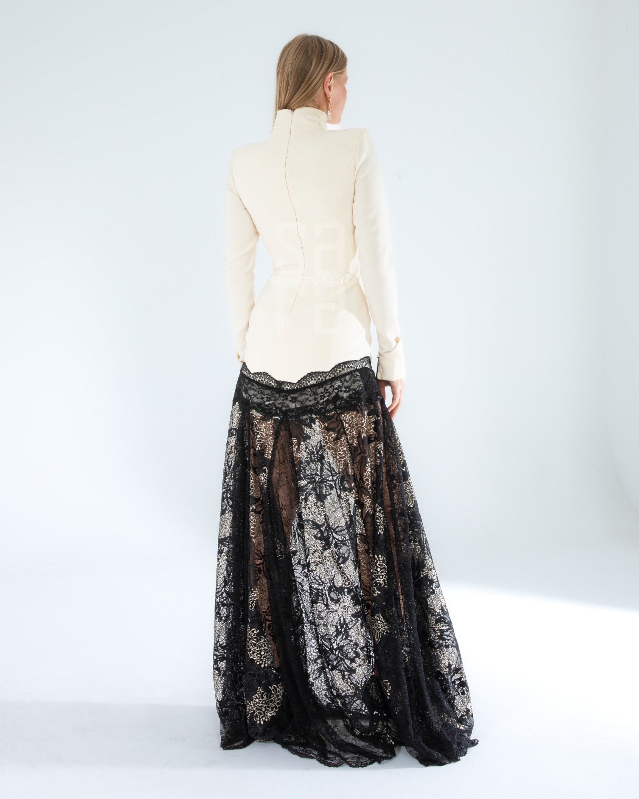 فستان اسود وابيض مع Dantentyle