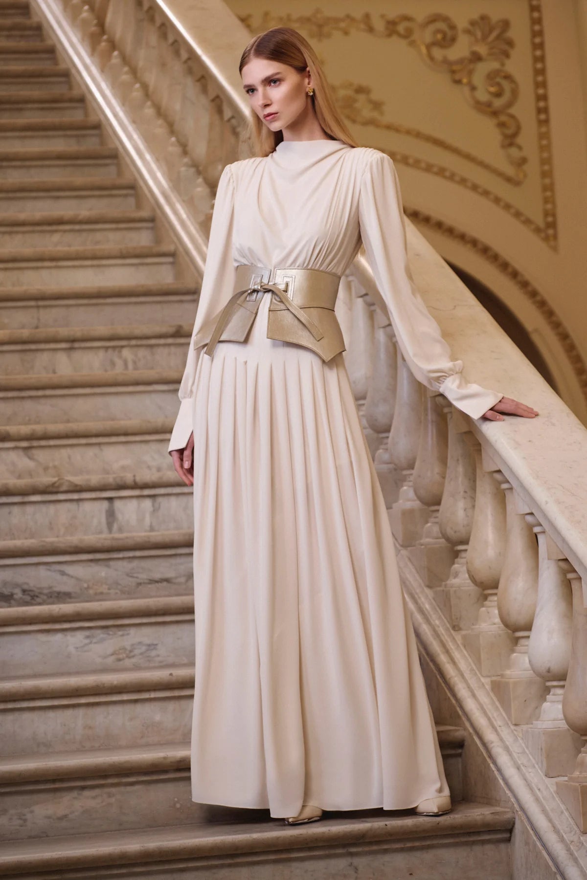 فستان مع حزام مقاس 36