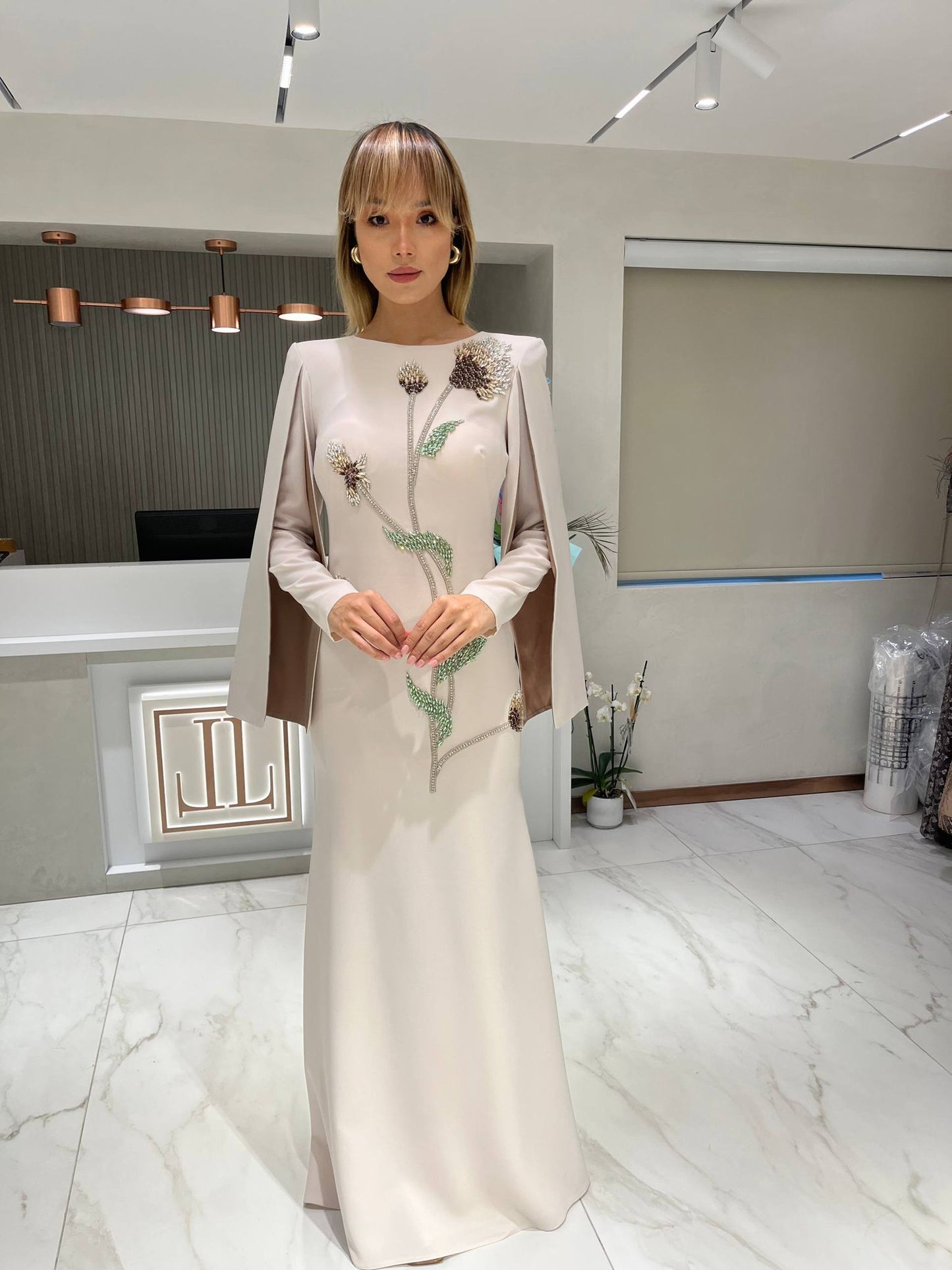 فستان وردي ساتر مقاس 48 و 50