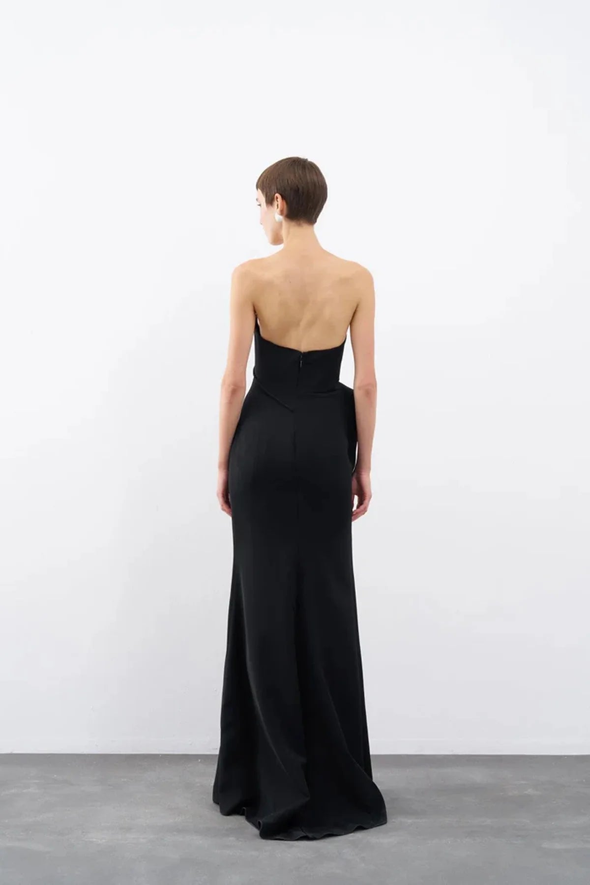 ASİMETRİK KESİM DRAPELİ STRAPLEZ UZUN ABİYE ELBİSE 2223