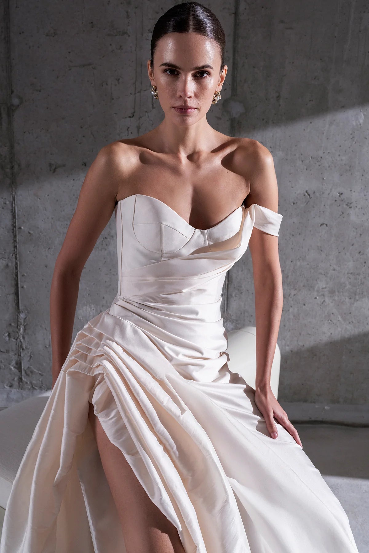 STRAPLEZ DRAPELİ SATEN UZUN ABİYE ELBİSE 2103