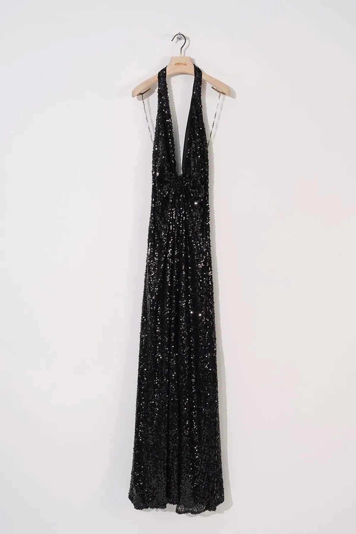 PAYETLİ DERİN V YAKA BOYUNDAN ASKILI UZUN ELBİSE