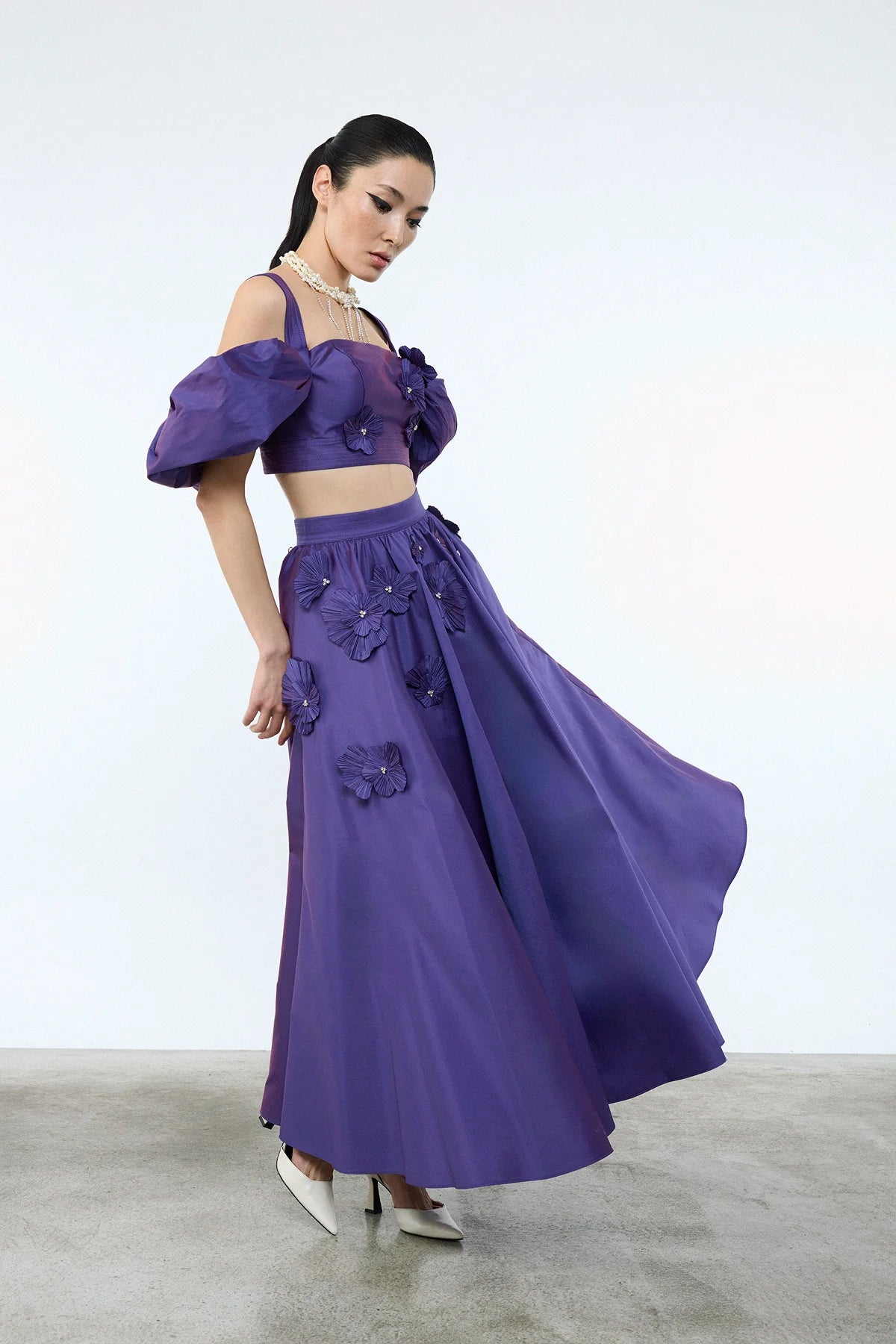 ÇİÇEK APLİKELİ CROP VE KABARIK ETEKLİ ABİYE TAKIM